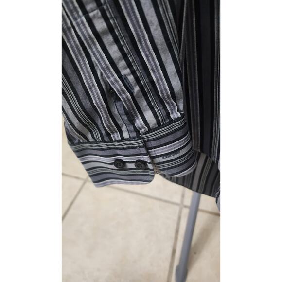 7 Diamonds Black And Grey Striped LS Shirt Size Large 100% Cotton Button-up - Picture 3 of 7